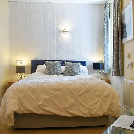 펜션 Main Street Apartment *